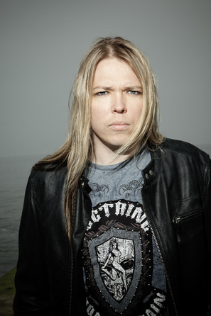 Apocalyptica - Eicca Toppinen- "7th Symphony" (2010) - 01