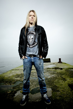 Apocalyptica - Eicca Toppinen- "7th Symphony" (2010) - 03