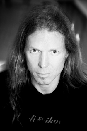 Apocalyptica - Tipe Johnson (Live-Sänger, 2010) - 02