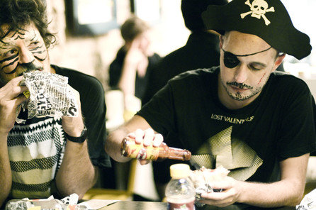 Bag Raiders - 2011 - 6