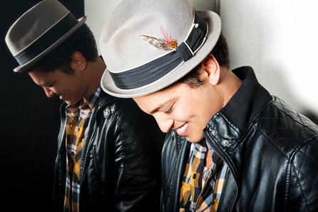 Bruno Mars - Doo-Wops & Hooligans - 3