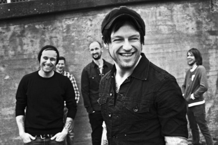 Donots - Wake The Dogs - 3