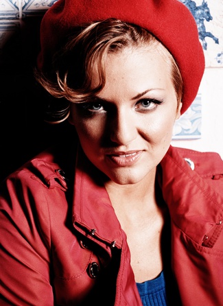 Ella Endlich - 2010 - 1