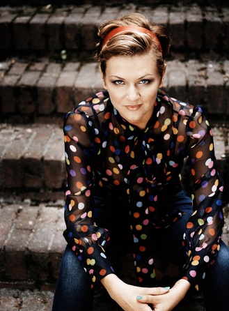 Ella Endlich - 2010 - 3