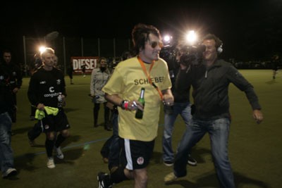 Kaiser Chiefs vs. St.Pauli Allstars - Viva Con Agua - 6