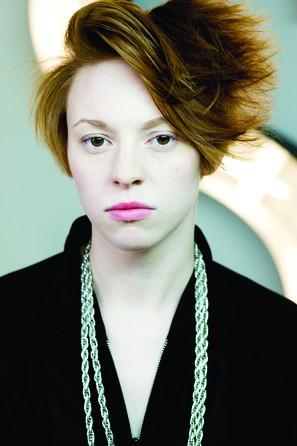 La Roux - In For the Kill - 1