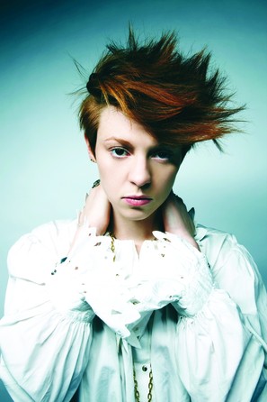 La Roux - In For the Kill - 7