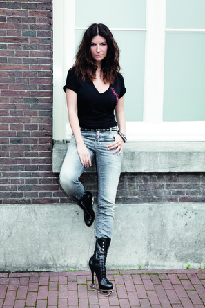 Laura Pausini - 2011 - 04