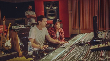 Mark Ronson - Mark Ronson & Bruno Mars ("Uptown Funk", 2014)