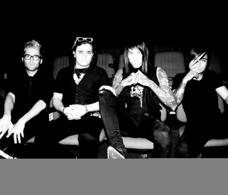 Metro Station - Shake It - 6