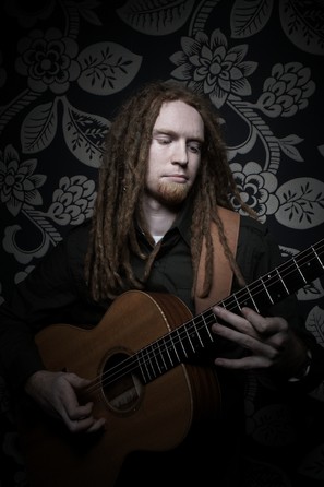 Newton Faulkner - Hand Built By Robots - 16