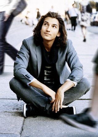 Oliver Lawrence - Never Alone - 1