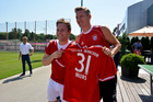 Olly Murs & Bastian Schweinsteiger (06.08.2013)