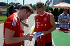 Olly Murs & Bastian Schweinsteiger (06.08.2013)