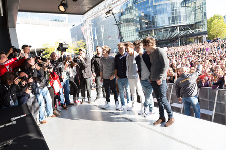 One Direction Autogrammstunde Köln (22.09.2012) 1