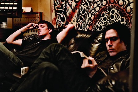 Queens Of The Stone Age - Sick Sick Sick