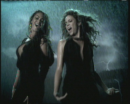 Shakira - Shakira & Beyoncé - Videostill Beautiful Liar 2007 - 4
