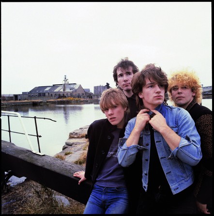 U2 - No Line On The Horizon - 2