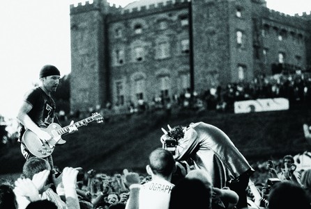 U2 - Pressefotos 2004 - Live At Slane Sastle - 2